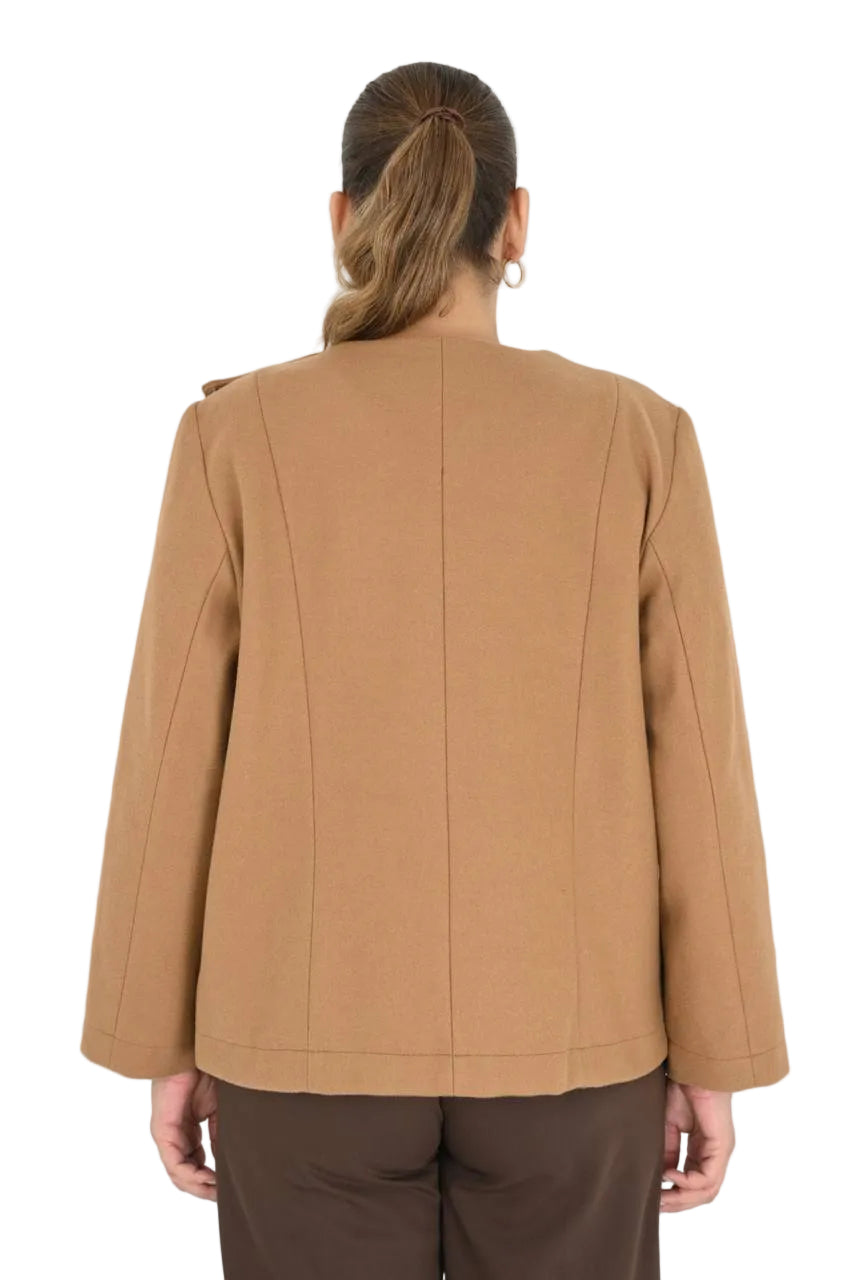SHORT JACKET with button overlay
