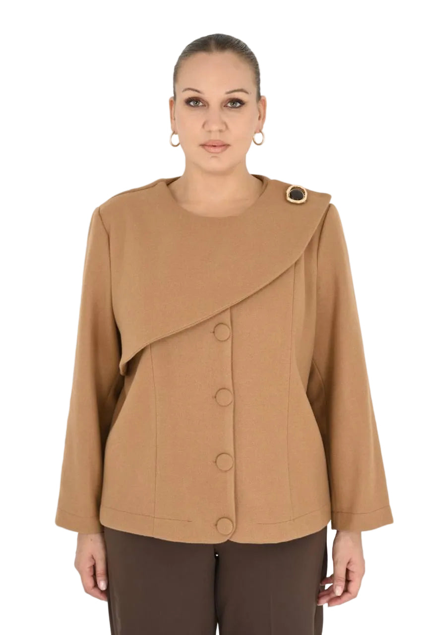 SHORT JACKET with button overlay