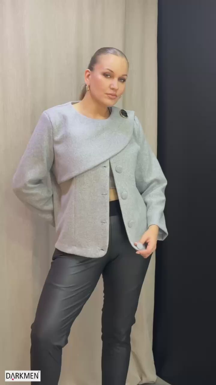SHORT JACKET with button overlay