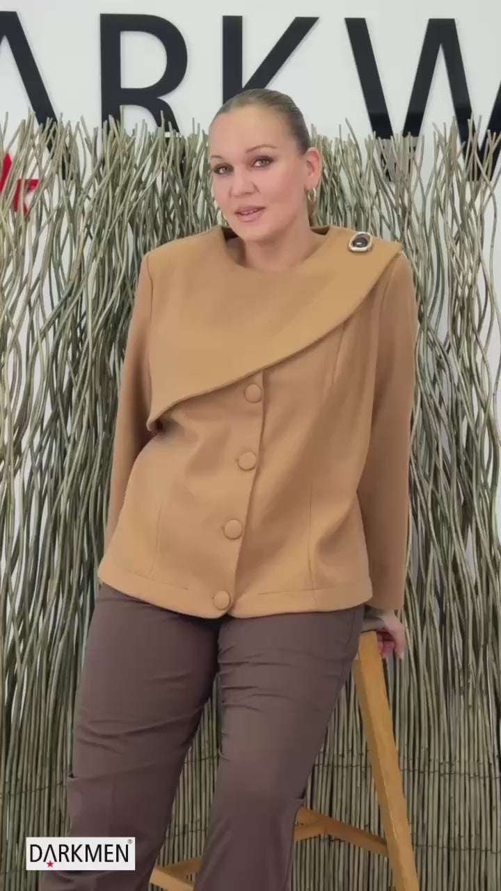 SHORT JACKET with button overlay